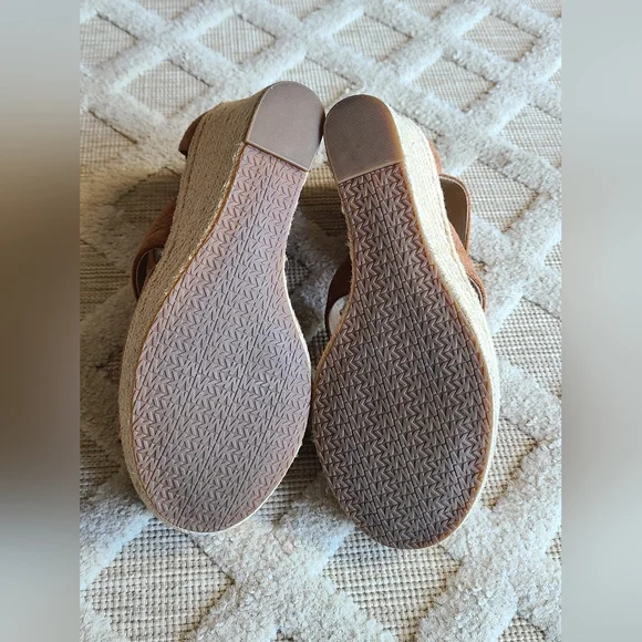 Michael Kors Tan Wedge Sandals - Picture 10 of 15